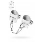 Белые мягкие кожаные наручники с люверсами - Pecado - купить с доставкой в Новочебоксарске