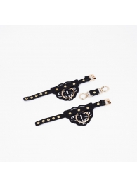 Черные кожаные наручники с клепками, кольцами и золотистой фурнитурой - Crazy Handmade - купить с доставкой в Новочебоксарске