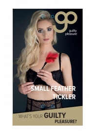 Пластиковая метелочка с красными пёрышками Small Feather Tickler - 32 см. - Blush Novelties - купить с доставкой в Новочебоксарске
