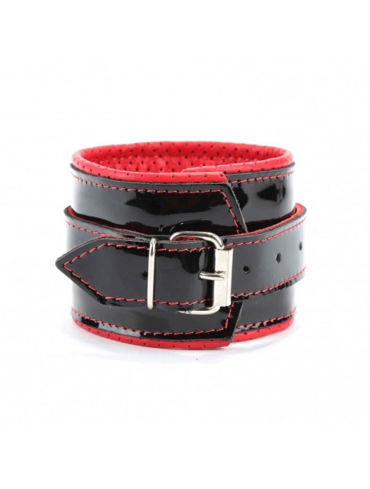 Лаковые чёрно-красные перфорированные наручники - БДСМ Арсенал - купить с доставкой в Новочебоксарске