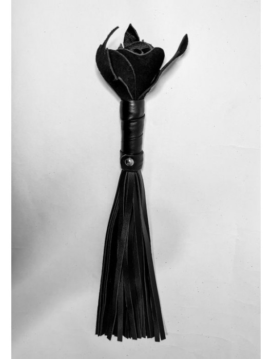 Черная кожаная плеть с розой в рукояти - 40 см. - БДСМ Арсенал - купить с доставкой в Новочебоксарске