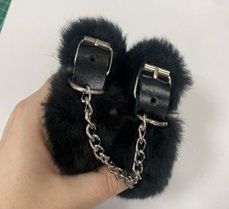 Черные наручники на цепи с меховой опушкой - Лунный свет - купить с доставкой в Новочебоксарске